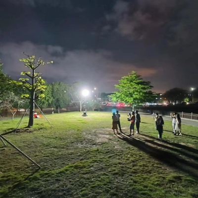 Torres de iluminación LED móviles de mástil alto para exteriores con iluminación sin deslumbramiento de 360 grados