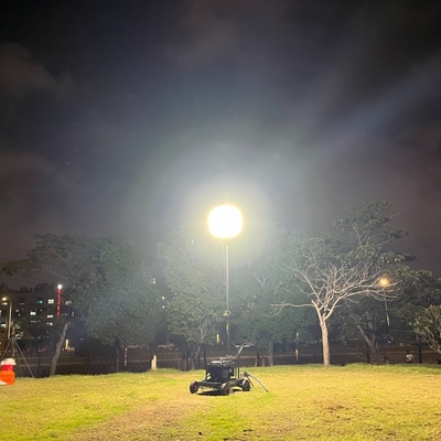 Torre de luz portátil de acero inoxidable de 800W LED para iluminación de construcción