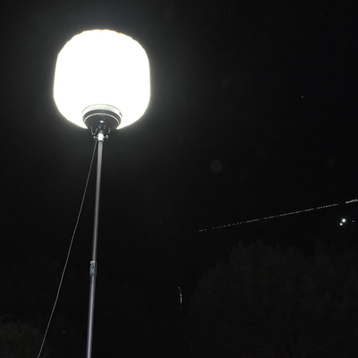 Luz de trabajo portátil versátil 700Watt Balón LED Torre de luz para el mantenimiento de la carretera